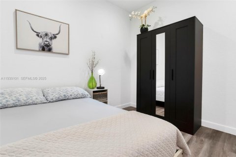 Снять в аренду таунхаус в Майами, Флорида 4 спальни, 163.32м2, № 1989330 - фото 27