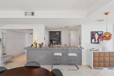 Copropriété à vendre à Bal Harbour, Floride: 2 chambres, 130.71 m2 № 2002367 - photo 19