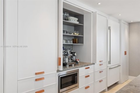 Copropriété à vendre à Bal Harbour, Floride: 2 chambres, 130.71 m2 № 2002367 - photo 21