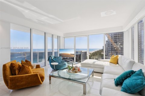 Condominio en Bal Harbour, Florida, 2 dormitorios  № 2002367