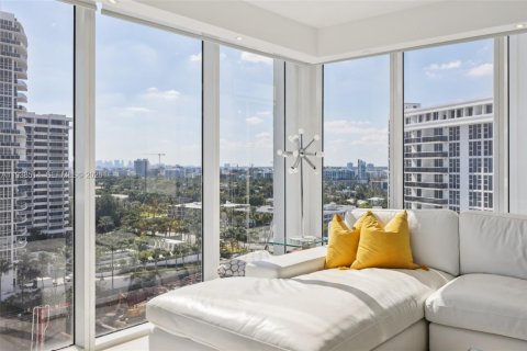 Copropriété à vendre à Bal Harbour, Floride: 2 chambres, 130.71 m2 № 2002367 - photo 15