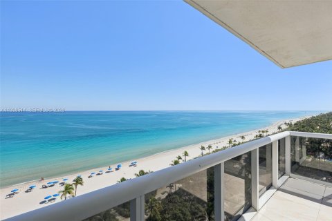 Condominio en venta en Bal Harbour, Florida, 2 dormitorios, 130.71 m2 № 2002367 - foto 9