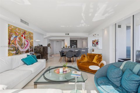 Copropriété à vendre à Bal Harbour, Floride: 2 chambres, 130.71 m2 № 2002367 - photo 14