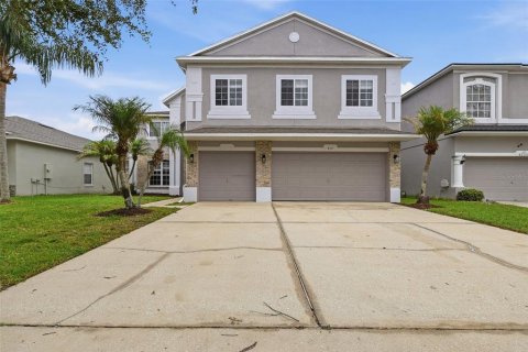 House in Orlando, Florida 5 bedrooms, 377.74 sq.m. № 2287382