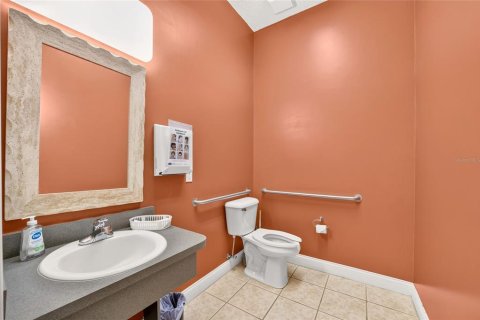 Immobilier commercial à louer à Ocala, Floride: 170.01 m2 № 2383960 - photo 4