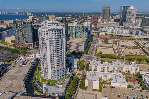 Copropriété à vendre à Tampa, Floride: 2 chambres, 126.63 m2 № 1898860 - photo 2