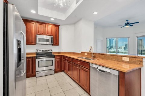 Copropriété à vendre à Tampa, Floride: 2 chambres, 126.63 m2 № 1898860 - photo 8