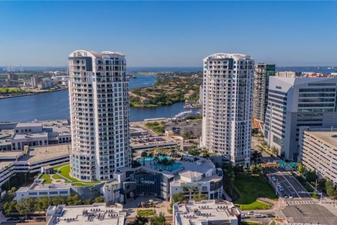 Copropriété à vendre à Tampa, Floride: 2 chambres, 126.63 m2 № 1898860 - photo 1