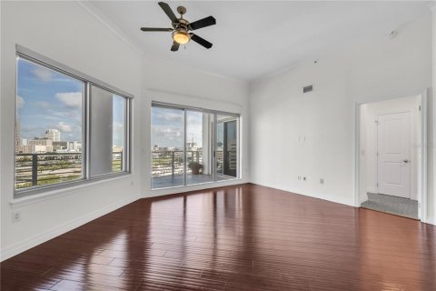Copropriété à vendre à Tampa, Floride: 2 chambres, 126.63 m2 № 1898860 - photo 11