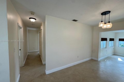 Casa en alquiler en Cutler Bay, Florida, 3 dormitorios, 154.96 m2 № 1992072 - foto 7