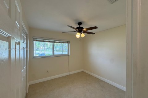 Casa en alquiler en Cutler Bay, Florida, 3 dormitorios, 154.96 m2 № 1992072 - foto 15