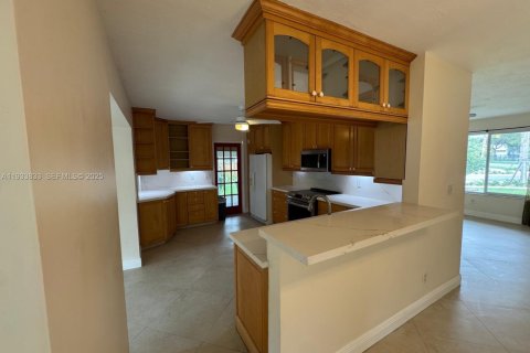 Casa en alquiler en Cutler Bay, Florida, 3 dormitorios, 154.96 m2 № 1992072 - foto 11