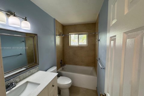 Casa en alquiler en Cutler Bay, Florida, 3 dormitorios, 154.96 m2 № 1992072 - foto 16