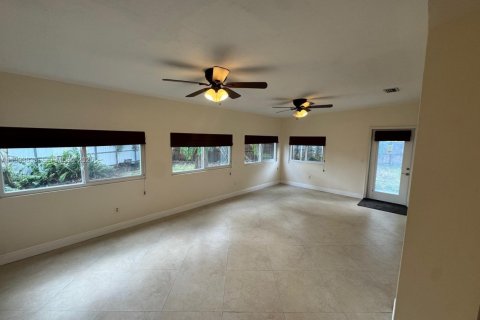 Casa en alquiler en Cutler Bay, Florida, 3 dormitorios, 154.96 m2 № 1992072 - foto 12