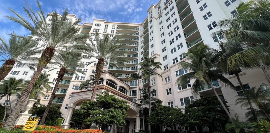 Кондоминиум с 1 спальней в Авентура, Флорида № 2053495