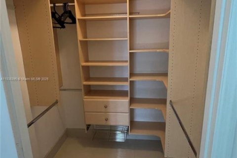 Купить кондоминиум в Авентура, Флорида 1 спальня, 83.61м2, № 2053495 - фото 8