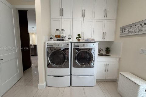 Купить виллу или дом в Майами, Флорида 4 спальни, 216м2, № 2002372 - фото 24