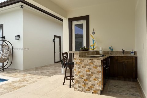 Купить виллу или дом в Майами, Флорида 4 спальни, 216м2, № 2002372 - фото 28