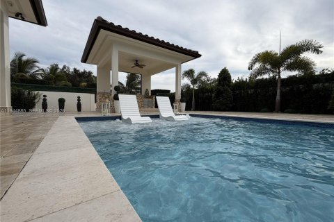 Casa en Miami, Florida 4 dormitorios, 216 m2 № 2002372