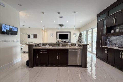 Купить виллу или дом в Майами, Флорида 4 спальни, 216м2, № 2002372 - фото 11