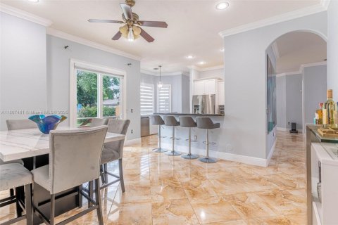 House in Homestead, Florida 4 bedrooms, 210.89 sq.m. № 1865204 - photo 12
