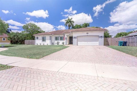 House in Homestead, Florida 4 bedrooms, 210.89 sq.m. № 1865204 - photo 1