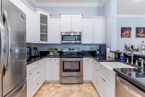 House in Homestead, Florida 4 bedrooms, 210.89 sq.m. № 1865204 - photo 14