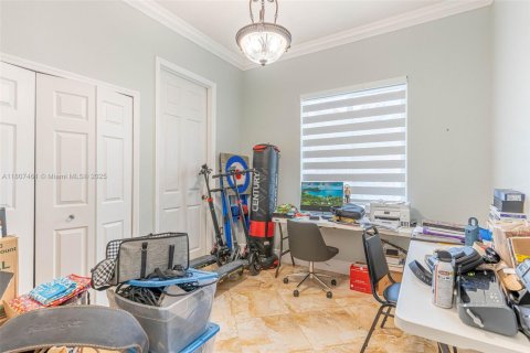 House in Homestead, Florida 4 bedrooms, 210.89 sq.m. № 1865204 - photo 25