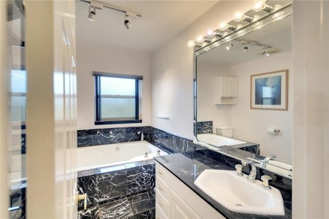Villa ou maison à vendre à Bradenton, Floride: 4 chambres, 188.03 m2 № 1570858 - photo 15