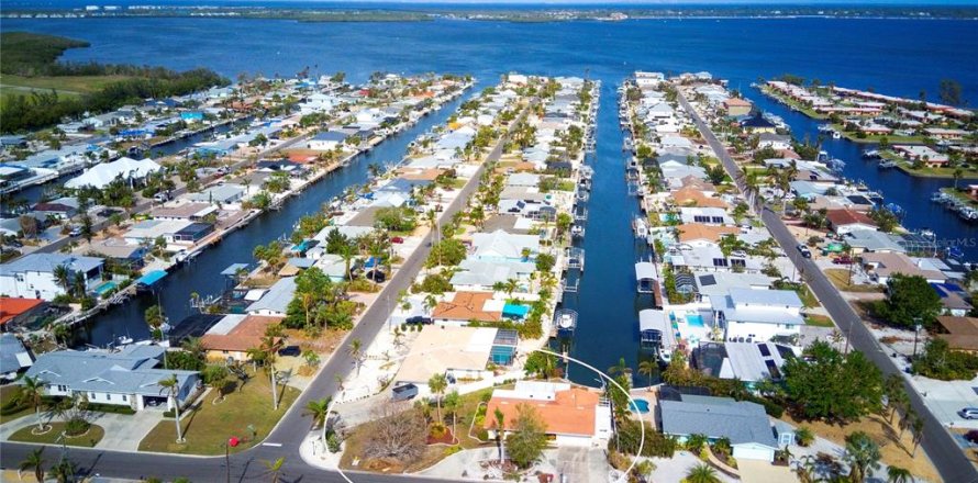 Villa ou maison à Bradenton, Floride 4 chambres, 188.03 m2 № 1570858