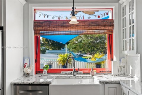 House in Key Largo, Florida 2 bedrooms № 2003152 - photo 9