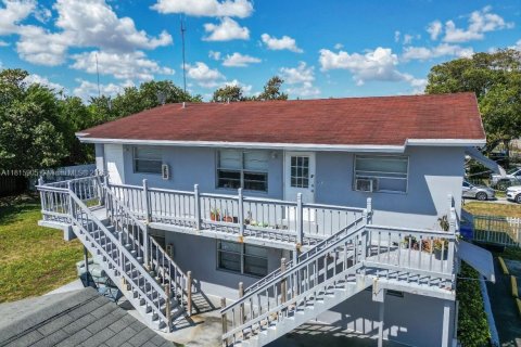 Commercial property in West Park, Florida 209.49 sq.m. № 1768527 - photo 1