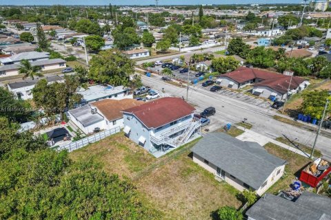 Commercial property in West Park, Florida 209.49 sq.m. № 1768527 - photo 5