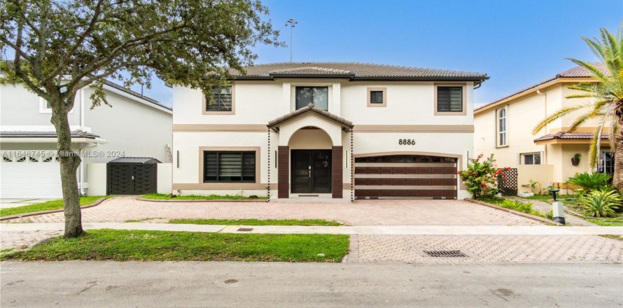 Casa en Miami, Florida 5 dormitorios, 253.44 m2 № 1330955