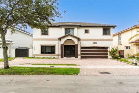 Casa en venta en Miami, Florida, 5 dormitorios, 253.44 m2 № 1330955 - foto 2