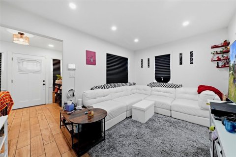 Villa ou maison à vendre à Tampa, Floride: 2 chambres, 71.72 m2 № 2355623 - photo 6