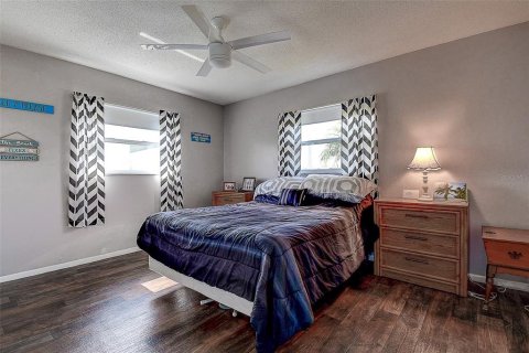 Copropriété à vendre à Pinellas Park, Floride: 2 chambres, 153.2 m2 № 1551308 - photo 8