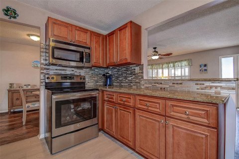 Copropriété à vendre à Pinellas Park, Floride: 2 chambres, 153.2 m2 № 1551308 - photo 14