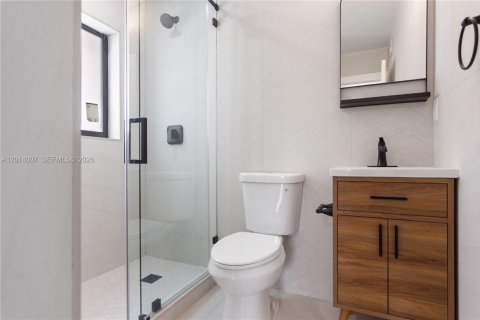 Villa ou maison à vendre à Miami, Floride: 3 chambres, 158.68 m2 № 2076037 - photo 11