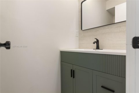 Villa ou maison à vendre à Miami, Floride: 3 chambres, 158.68 m2 № 2076037 - photo 14