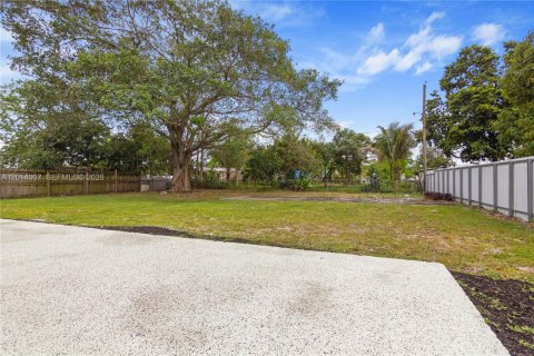 Villa ou maison à vendre à Miami, Floride: 3 chambres, 158.68 m2 № 2076037 - photo 18