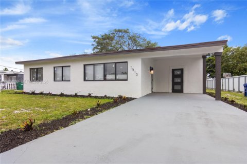 Villa ou maison à vendre à Miami, Floride: 3 chambres, 158.68 m2 № 2076037 - photo 2