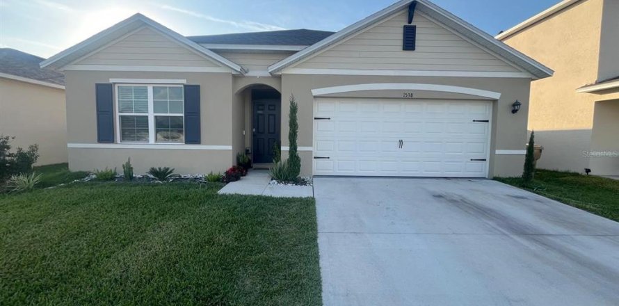 House in Kissimmee, Florida 4 bedrooms, 171.5 sq.m. № 2166074