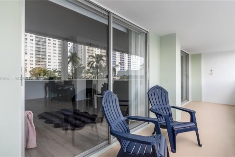 Copropriété à vendre à Sunny Isles Beach, Floride: 1 chambre, 55.56 m2 № 2015682 - photo 19