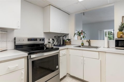 Copropriété à vendre à Sunny Isles Beach, Floride: 1 chambre, 55.56 m2 № 2015682 - photo 6