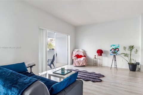 Copropriété à vendre à Sunny Isles Beach, Floride: 1 chambre, 55.56 m2 № 2015682 - photo 12