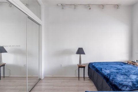 Copropriété à vendre à Sunny Isles Beach, Floride: 1 chambre, 55.56 m2 № 2015682 - photo 13