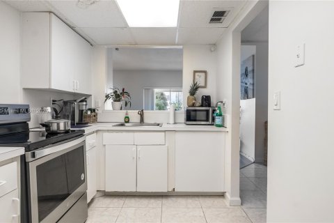 Copropriété à vendre à Sunny Isles Beach, Floride: 1 chambre, 55.56 m2 № 2015682 - photo 5