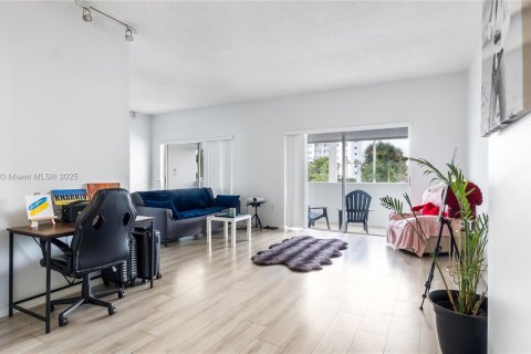 Copropriété à vendre à Sunny Isles Beach, Floride: 1 chambre, 55.56 m2 № 2015682 - photo 9