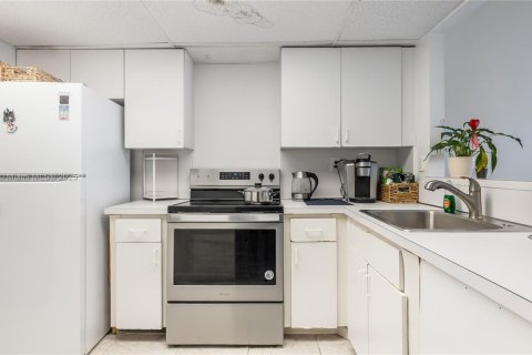 Copropriété à vendre à Sunny Isles Beach, Floride: 1 chambre, 55.56 m2 № 2015682 - photo 4